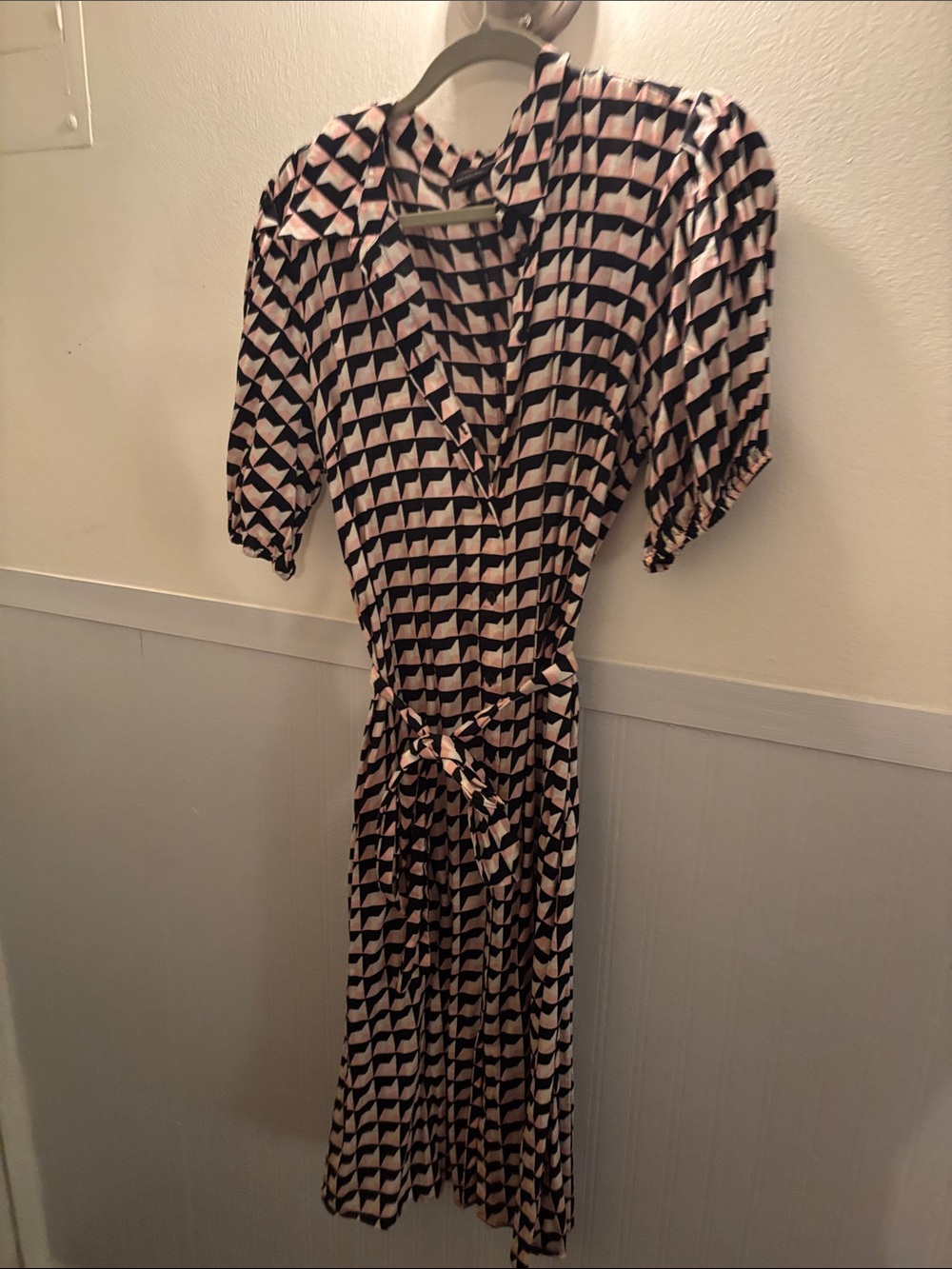 Who What Wear Pink & Black Geometric Wrap Midi Dress